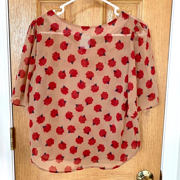 Sheer Printed Blouse - Picture 4 of 4